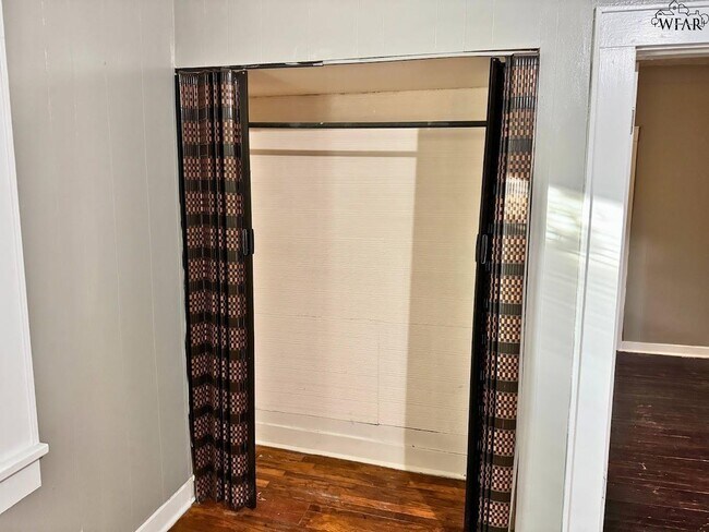 Building Photo - 3008 Cumberland Ave