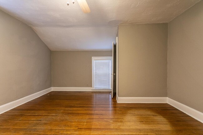 Building Photo - 1512 Indianola Ave