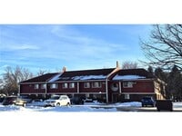 Building Photo - 16 Green River Rd