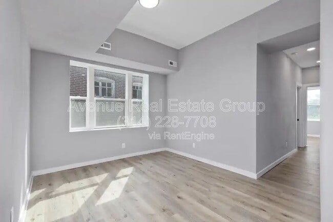 Building Photo - 5931 Maple Ave