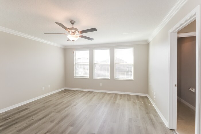 Building Photo - 8982 Pleasant Woods Dr