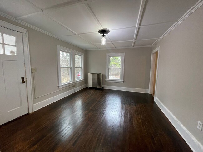 Building Photo - Serene Richmond Cottage Retreat | 2BR, Hardwood Floors, Pet-Friendly- $2500