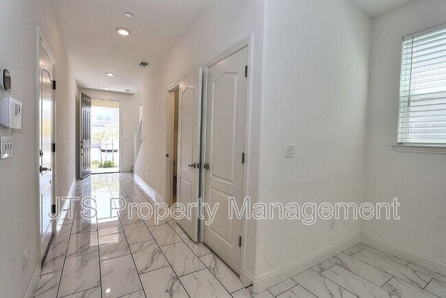 Building Photo - 4268 Emerald Gate Ln