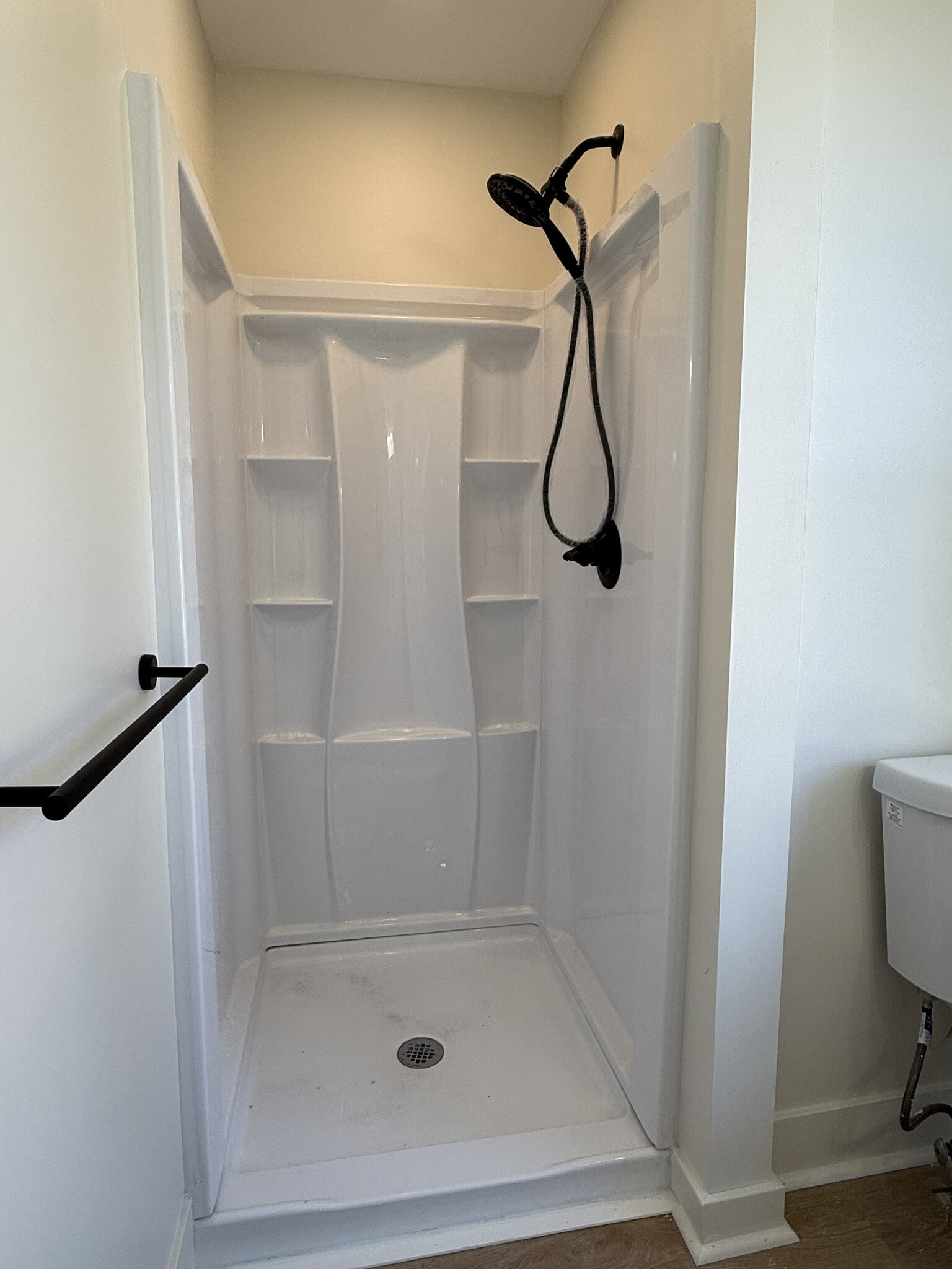 5. Second Bathroom 2 - 424 Beaver St