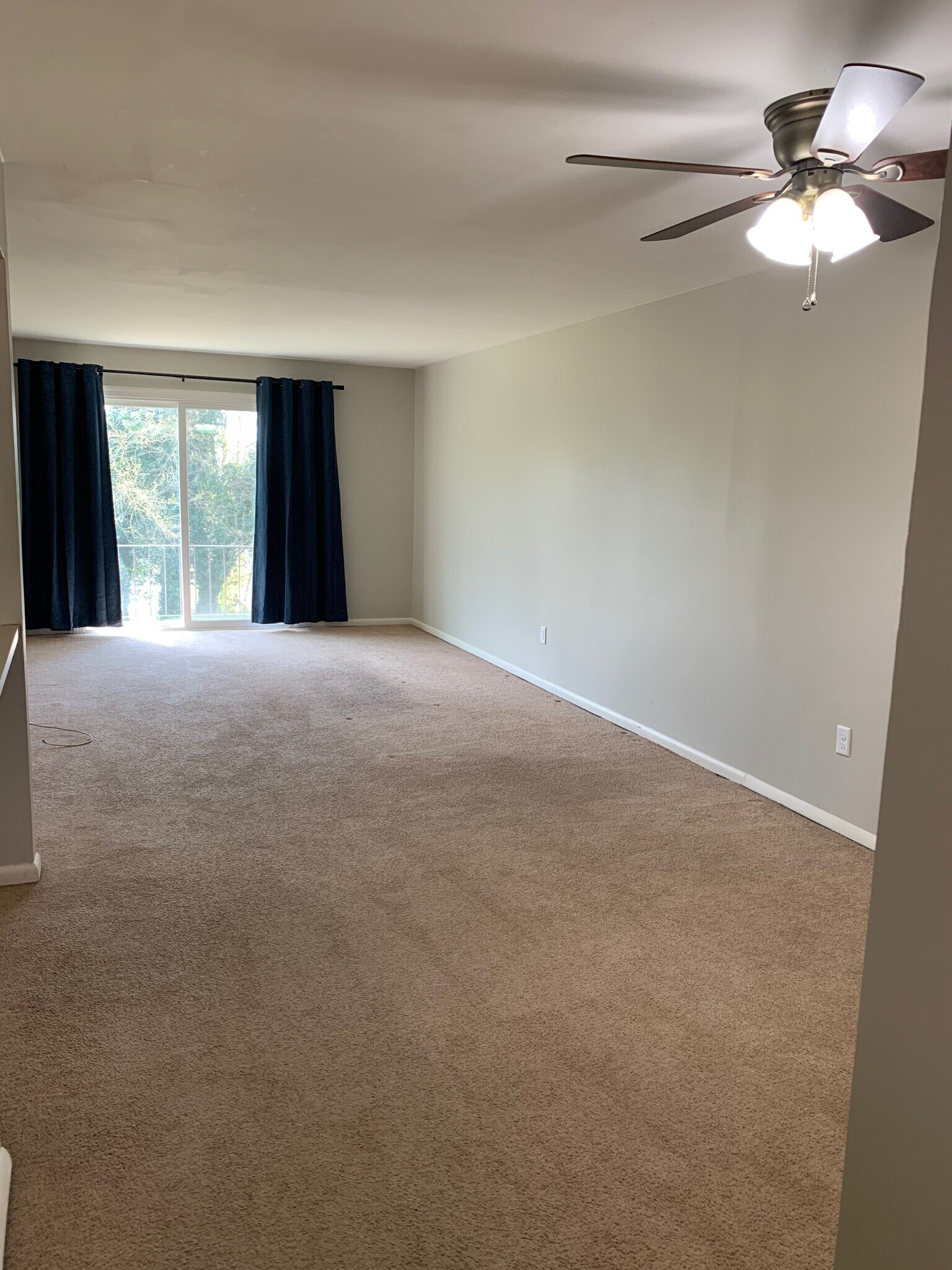 Living room - 328 Hermit St