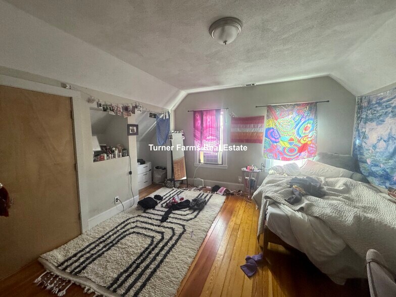 Building Photo - 14 Dow St