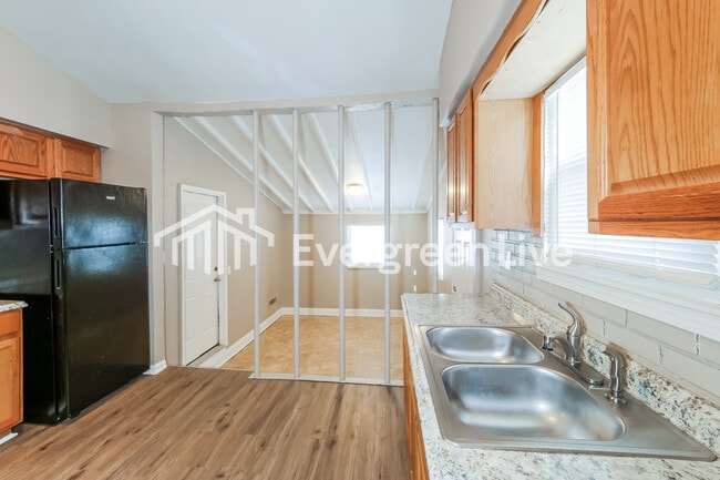 Building Photo - 11303 Herrick Ave