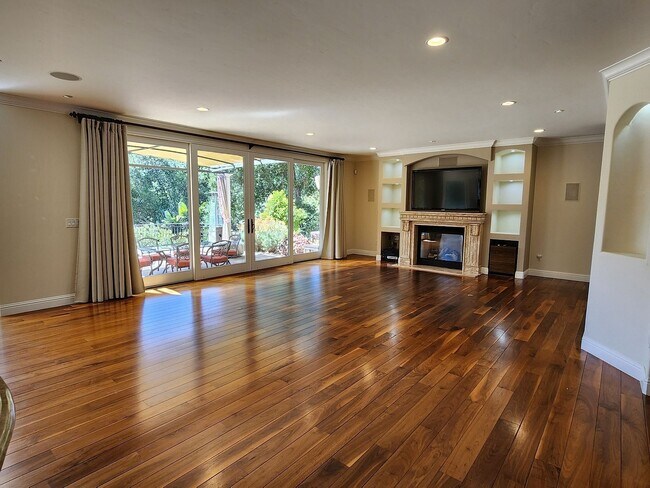 Building Photo - 25875 Estacada Way