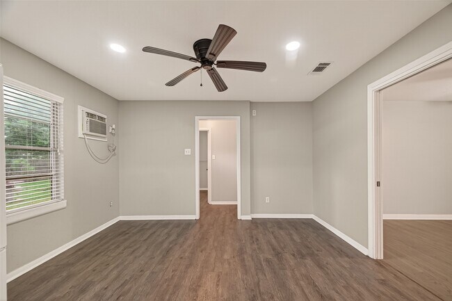 Building Photo - 514 Evonne St