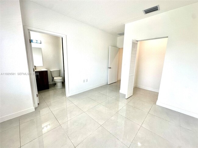 Building Photo - 1163 NW 2nd St