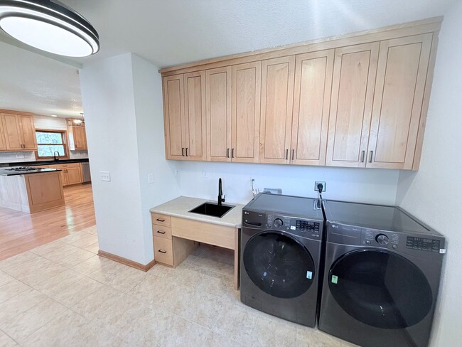 Building Photo - Fully Remodeled Luxury Home with Exceptional Space and Style!!