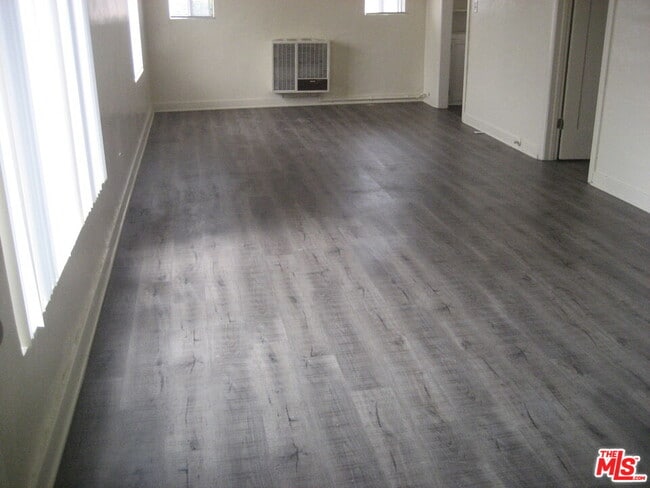 Building Photo - 105 W 106th St