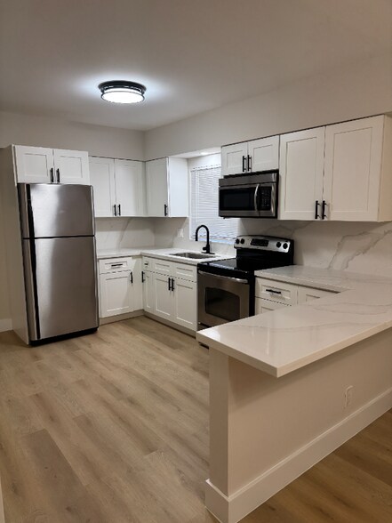 Building Photo - 5414 NE 22nd Terrace