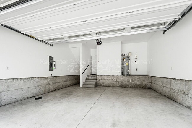 Building Photo - 4325 Greentrail