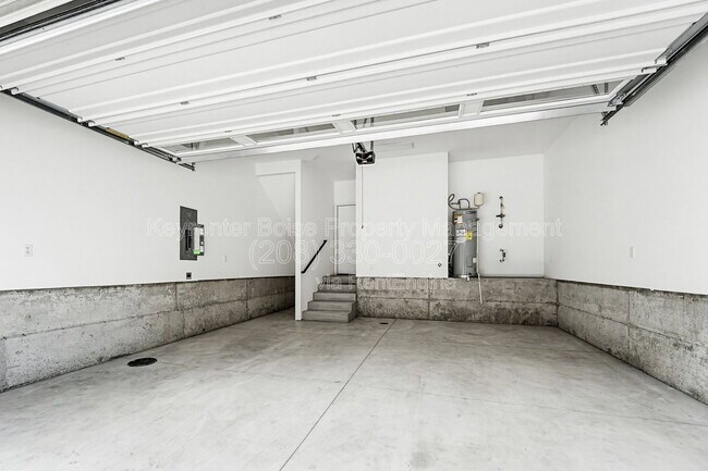 Building Photo - 4334 Greentrail