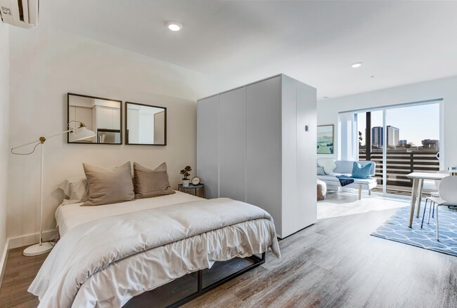 Building Photo - Maya