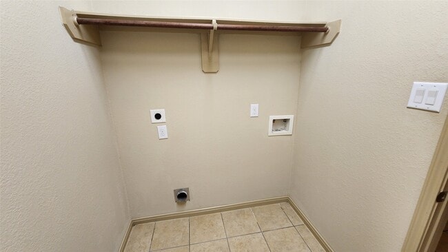 Building Photo - 4003 Hans St