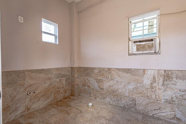 Building Photo - 1416 Rd Runner Loop