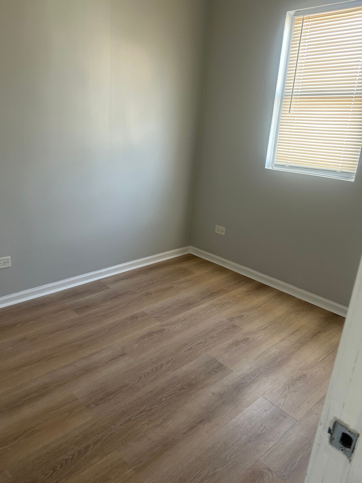 Building Photo - 6035 S Loomis Blvd