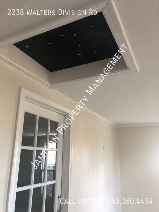 Building Photo - 2238 Walters Division Rd