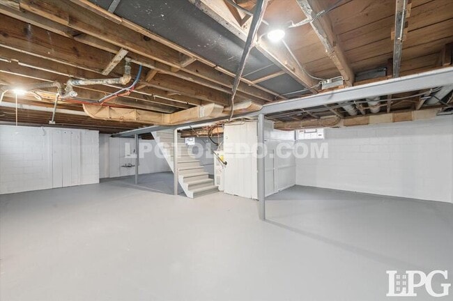 Building Photo - 2736 Northwood Ave