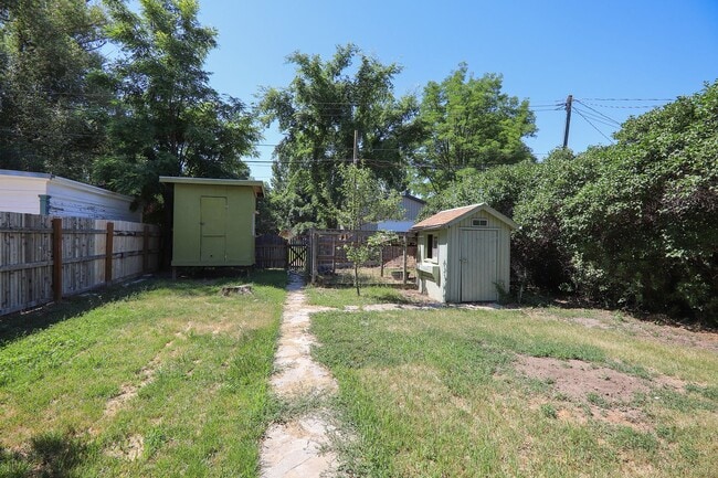 Building Photo - 740 W Burkitt St