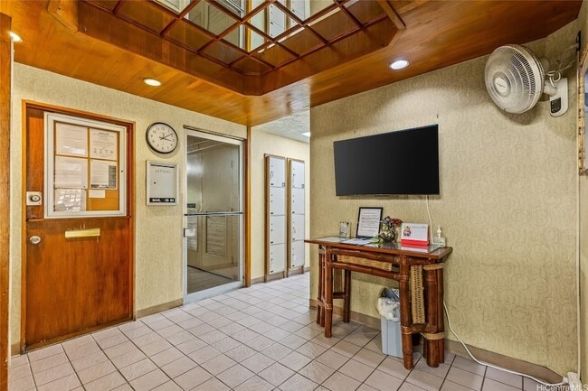 Building Photo - 2474 Kapiolani Blvd