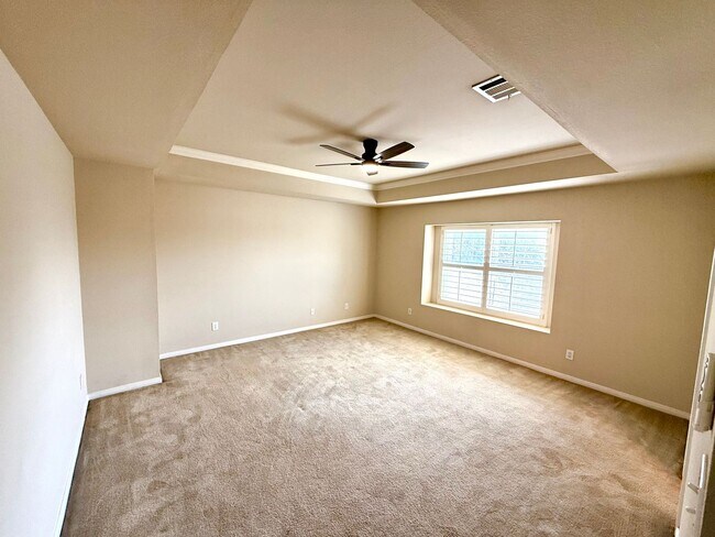 Building Photo - 842 Windhurst