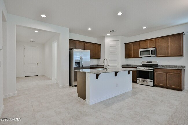 Building Photo - 8747 W Colter St