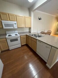 Building Photo - 4 Bedroom, 4 Bathrooms at The Edge at Reno