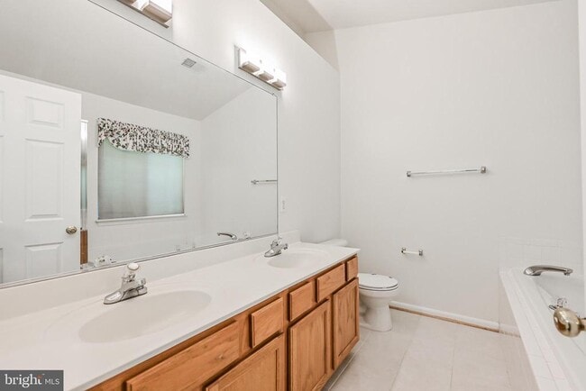 Building Photo - 8373 Millwood Dr