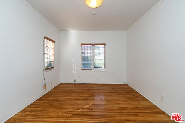 Building Photo - 1117 Longwood Pl