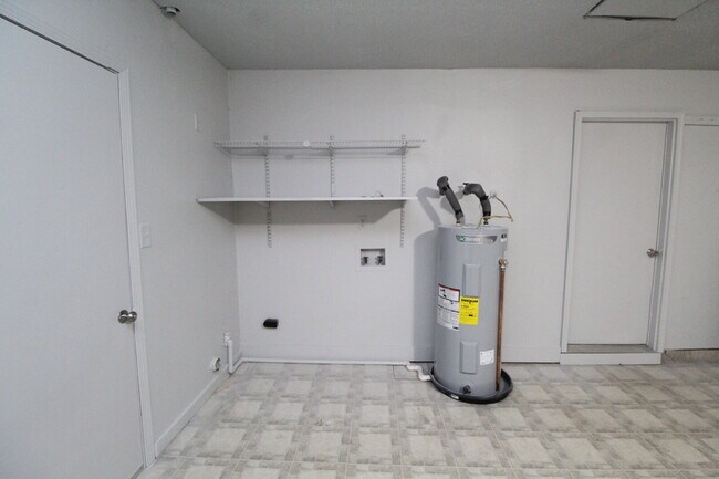 Building Photo - Southwest Pensacola 3-Bedroom Home with Fe...