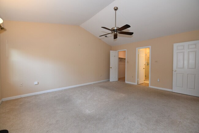 Building Photo - Gorgeous 4 BR 2+2 Baths Colonial - Finished Walk-Out Basement and Car Garage