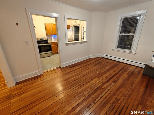 Building Photo - 387 Plainville Ave