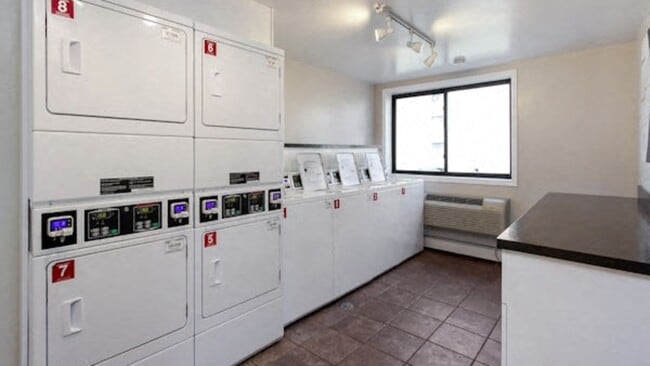 Building Photo - 4050 W 115th St