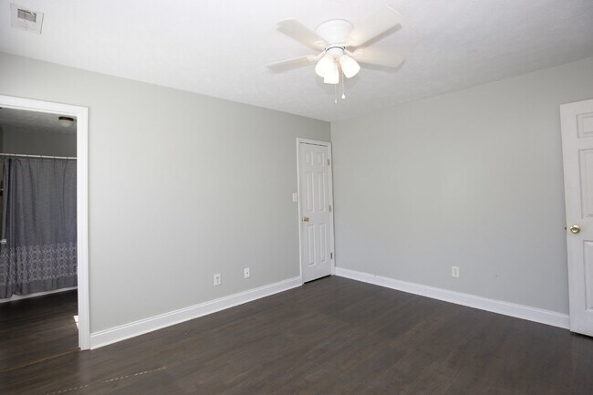 Building Photo - Adorable 3 bedroom 2 bath + Bonus in Raeford