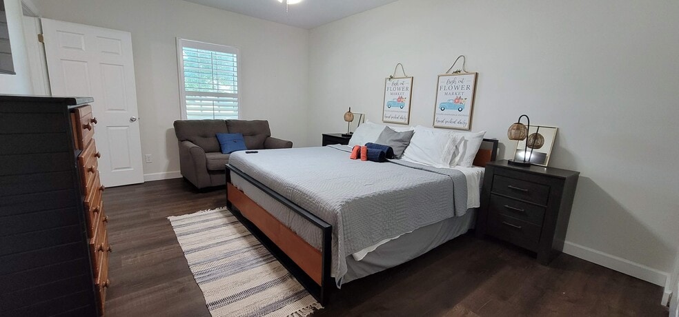 Building Photo - 1616 20th St SW