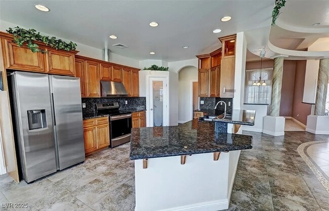 Building Photo - 3580 Prairie Ave