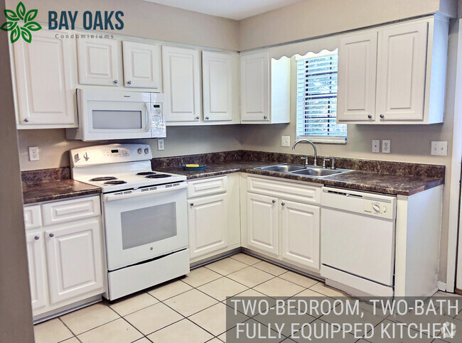 Building Photo - Bay Oaks Condominiums I