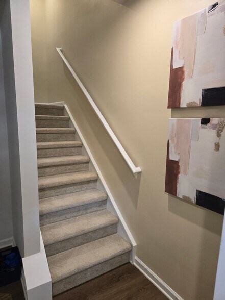 Building Photo - 4205 Shiner Ln