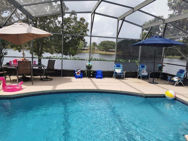 Building Photo - 1832 Wimbledon St