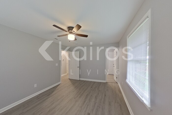 Building Photo - 1309 18th Ave N