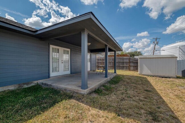 Building Photo - 1204 Delia Chappa Ln