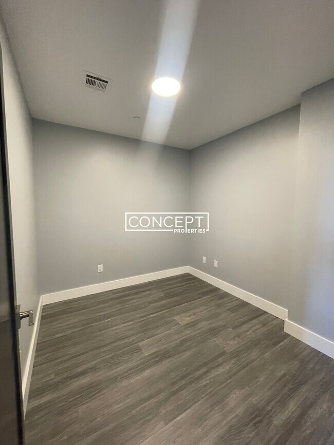 Building Photo - 365 Western Ave