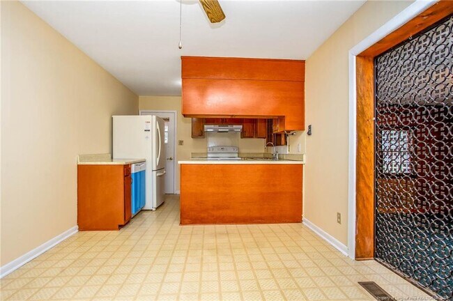 Building Photo - 4700 Friar Ave
