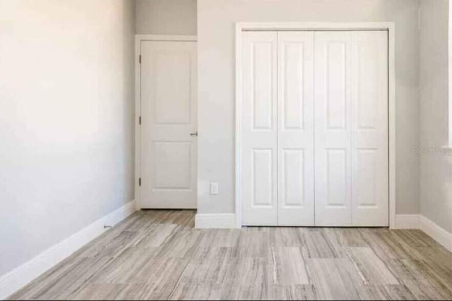 Building Photo - 1120 Dartford Dr