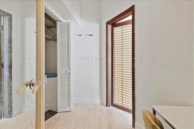 Building Photo - 5304 Woodlands Blvd