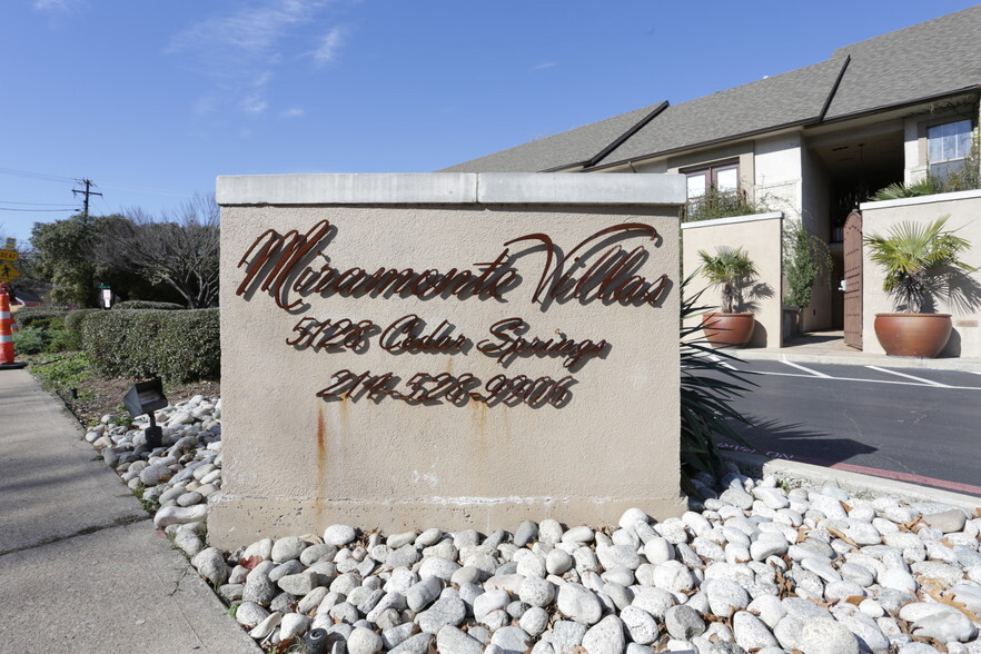 Building Photo - Miramonte Villas