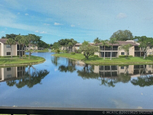 Building Photo - 9285 Vista Del Lago